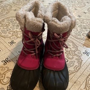 Girls size 4 snow boots